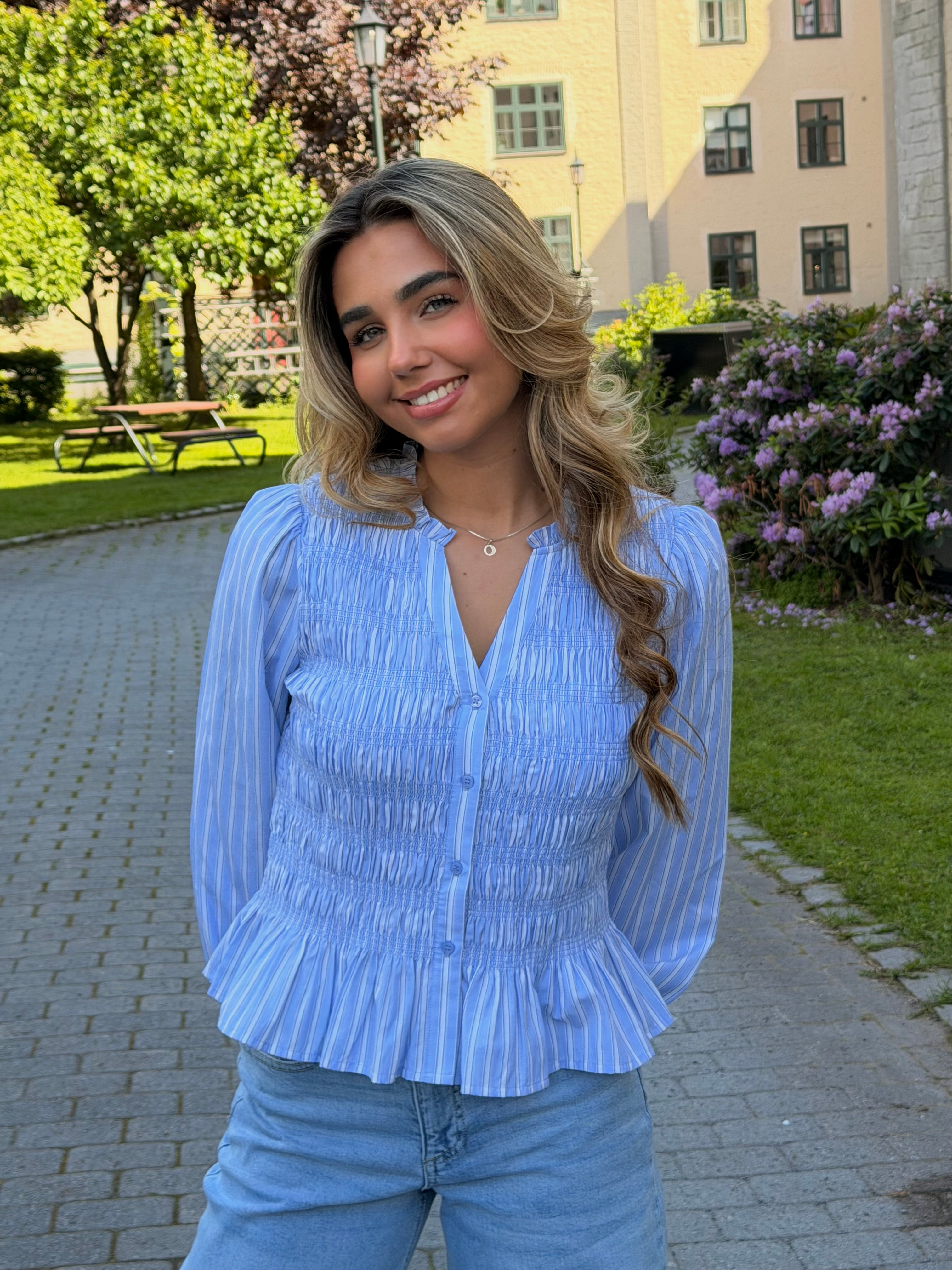 VMEMERY Top - Brunnera Blue
